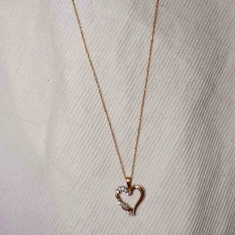 Peoples heart pendant necklace